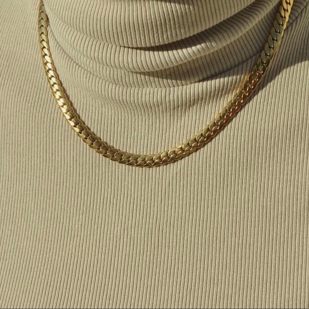 CLOSING SALE! 18K Gold Plated Thick (6mm) Weaved Snake Chain - Picture 4 of 12